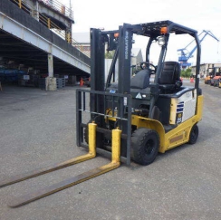 Xe nâng điện cũ 2,5 tấn